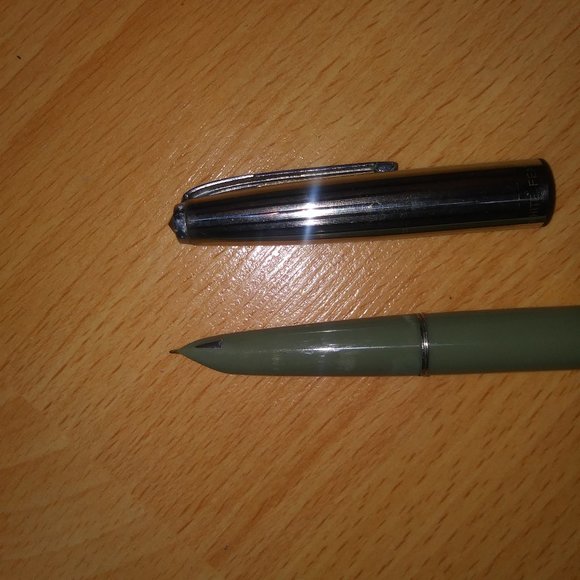 14 VINTAGE FOUNTAIN INK PENS - Picture 9 of 14